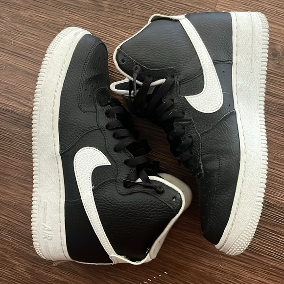 Black/White Nike high top shoes - Picture 3 of 3